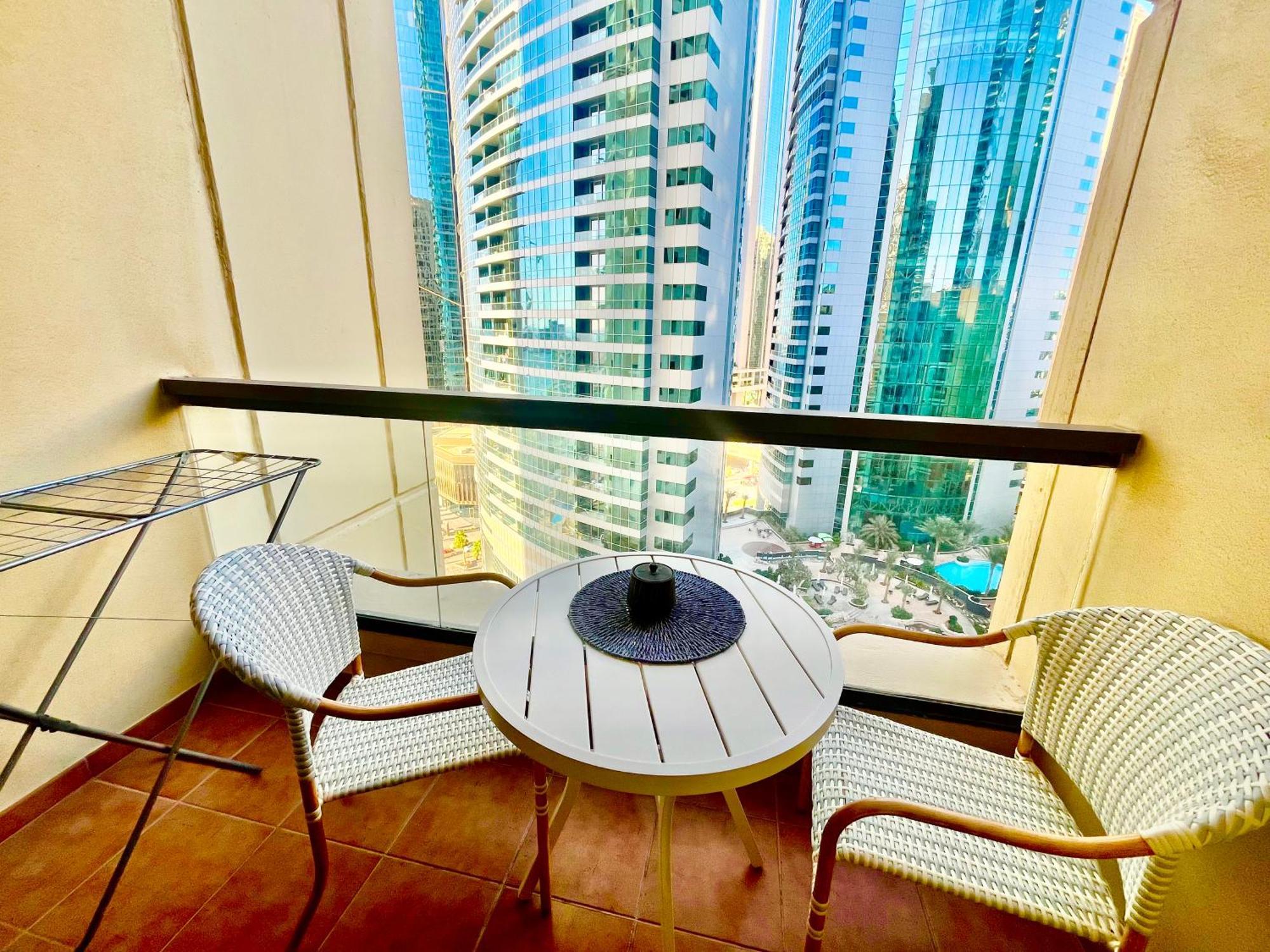 One Bedroom Apartment Available In Front Of Marina Beach Dubai Dış mekan fotoğraf